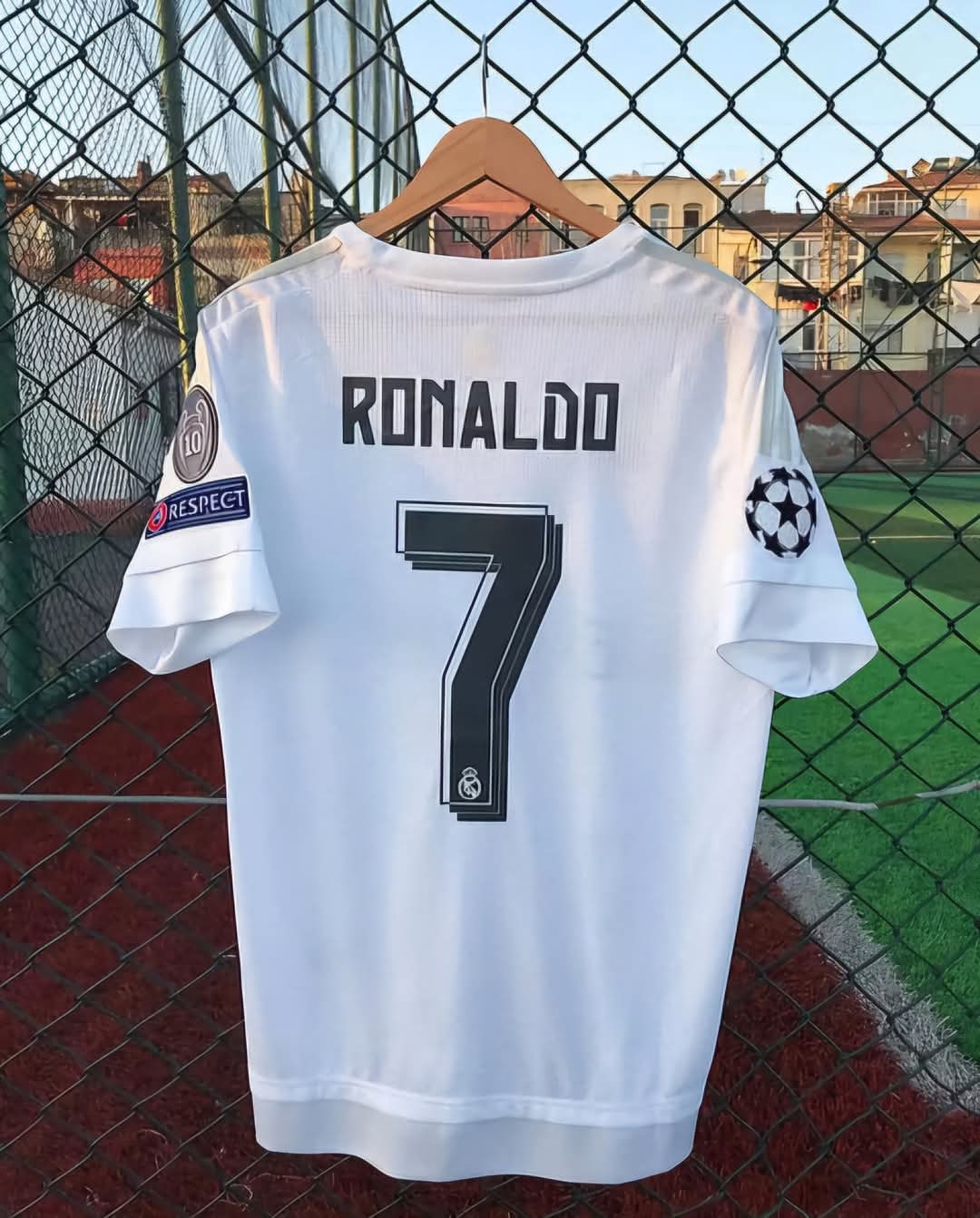 Real Madrid 15-16 Retro Home Kit Half Sleeve