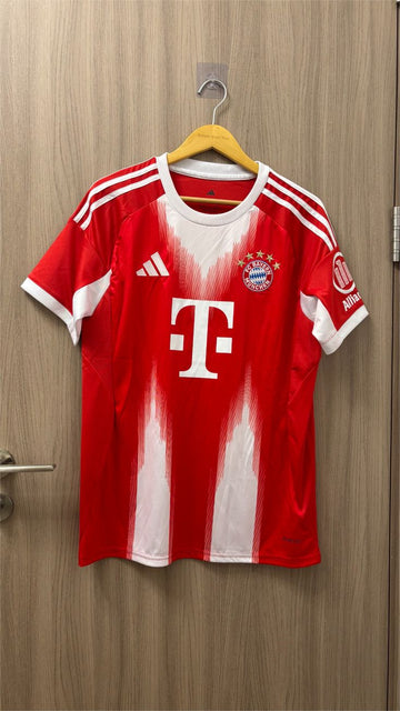 Bayern München 25/26 Home Kit Player Edition